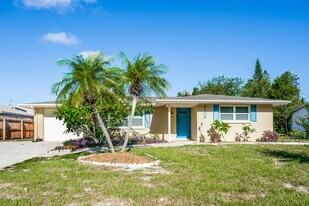 5106 19th St W in Bradenton, FL - Building Photo