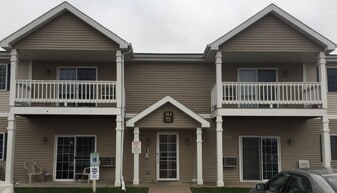 Pheasant Run Apartments - Waupaca in Waupaca, WI - Building Photo