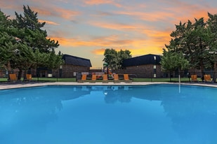 Amarillo Square Apartments in Amarillo, TX - Building Photo
