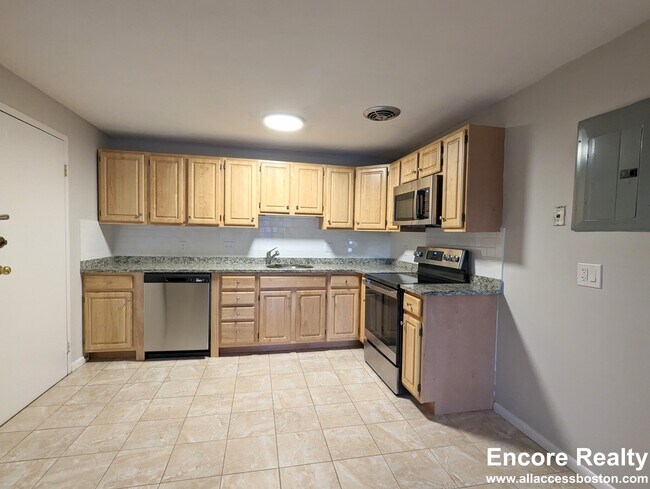 94 Babcock St, Unit 110-38 in Brookline, MA - Building Photo - Building Photo