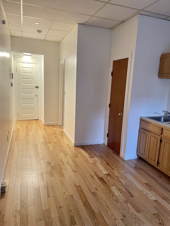 822 Beacon St, Unit 3 in Boston, MA - Foto de edificio - Building Photo