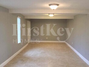 2110 NW 185th St in Miami Gardens, FL - Building Photo - Building Photo