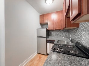 842 W Wolfram St in Chicago, IL - Foto de edificio - Building Photo