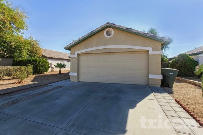 4127 W Solar Dr in Phoenix, AZ - Building Photo - Building Photo