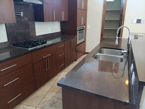 915 Edith Blvd NE in Albuquerque, NM - Building Photo - Building Photo