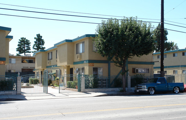 Oxnard Dunes in North Hollywood, CA - Foto de edificio - Building Photo