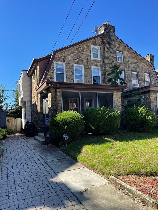 property at 804 W 24th St