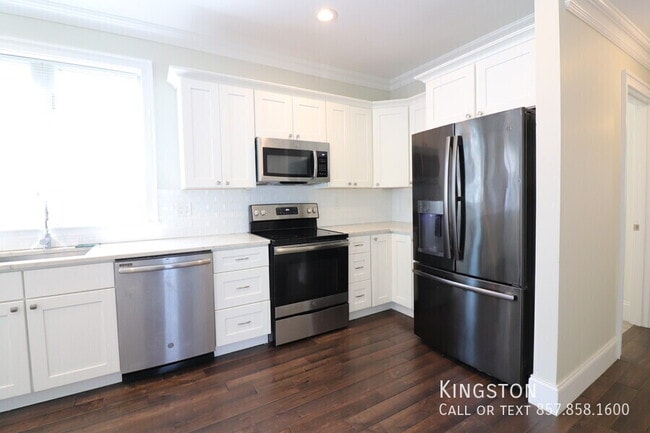 140 Minden St in Boston, MA - Building Photo - Building Photo