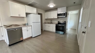 120 S 108th St in Seattle, WA - Building Photo - Building Photo