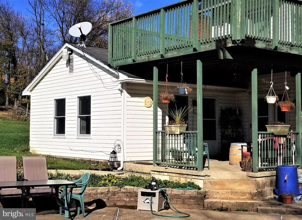 7806 Blue Church Rd S in Coopersburg, PA - Building Photo