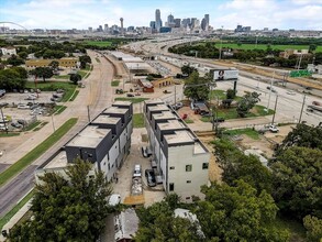 942 E Jefferson Blvd in Dallas, TX - Building Photo - Building Photo