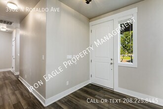 3902 N Rotaldo Ave in Meridian, ID - Building Photo - Building Photo
