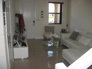 15070 SW 117th Way in Miami, FL - Building Photo - Building Photo