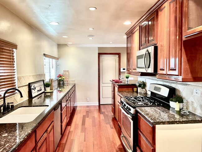 8781 La Grand Ave in Garden Grove, CA - Building Photo - Building Photo