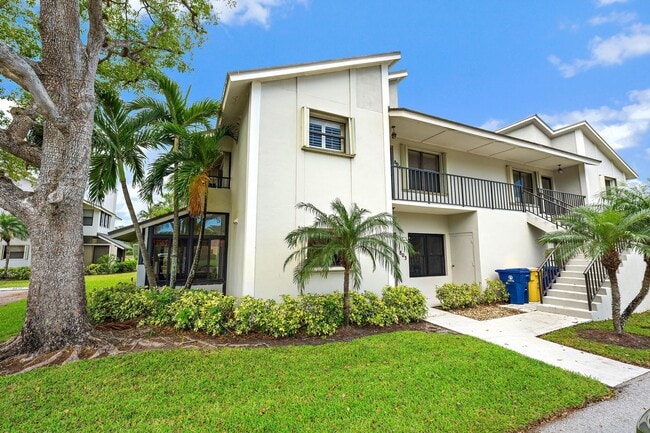 property at 803 Clubhouse Cir