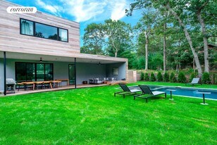 5 Quadrant Hill Rd in East Hampton, NY - Building Photo - Building Photo