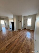 335 Wells St, Unit 11 in Bridgeport, CT - Building Photo - Building Photo