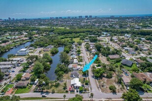 49 NE 2nd Ave in Deerfield Beach, FL - Building Photo