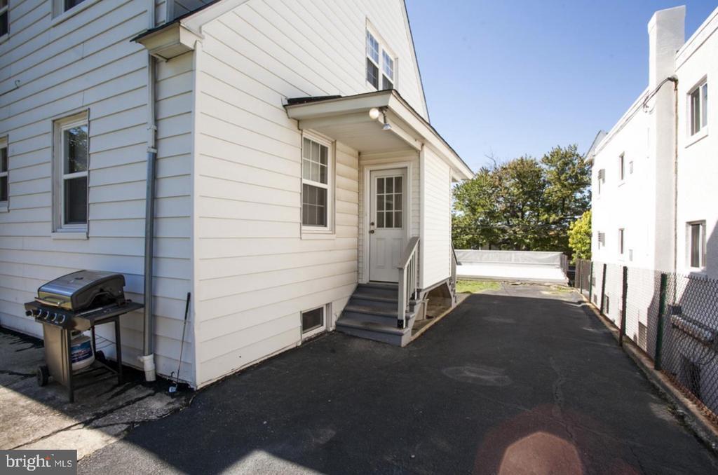 338 W 6th Ave-Unit -2 in Conshohocken, PA - Foto de edificio
