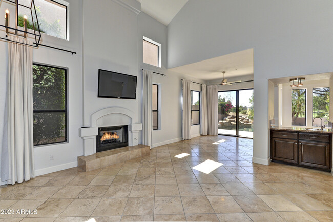 7525 E Gainey Ranch Rd in Scottsdale, AZ - Building Photo - Building Photo