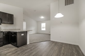 15818 SW 37th Cir in Ocala, FL - Building Photo - Building Photo