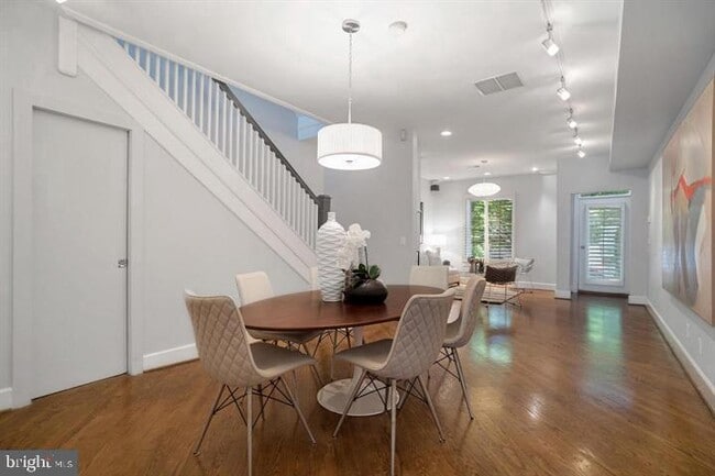 2302 17th St NW in Washington, DC - Building Photo - Building Photo