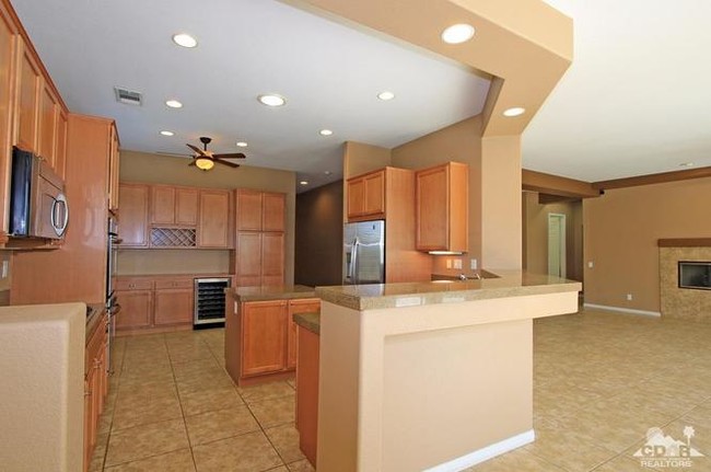 79931 Parkway Esplanade N in La Quinta, CA - Building Photo - Building Photo