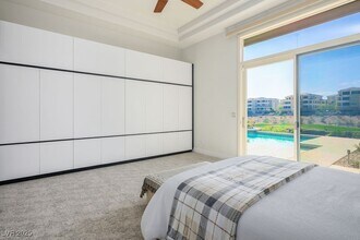 9233 Canyon Mesa Dr in Las Vegas, NV - Building Photo - Building Photo