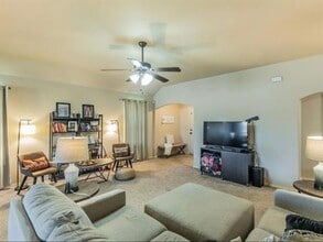 108 Halifax Cir in Palmer, TX - Building Photo - Building Photo