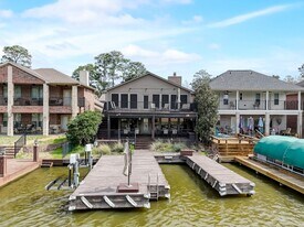 3227 Poe Dr in Montgomery, TX - Building Photo