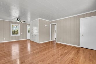 266 McHall Dr in Columbus, MS - Foto de edificio - Building Photo