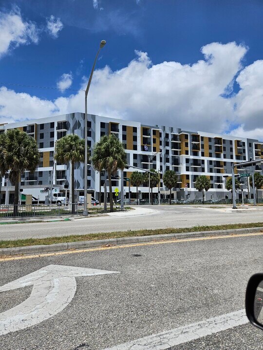 Princeton Crossings in Naranja, FL - Foto de edificio