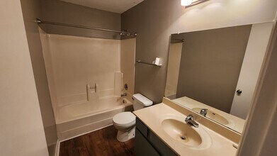 900 Julia St NW, Unit B in Huntsville, AL - Building Photo - Building Photo