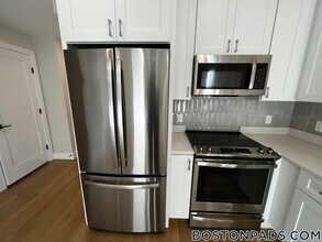 104-106-106 Warren St in Boston, MA - Building Photo - Building Photo