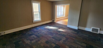 636 38th St in Des Moines, IA - Building Photo - Building Photo