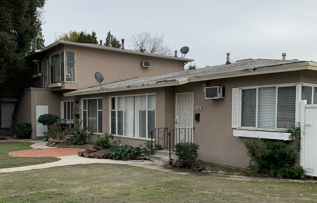 11650 Blix St in North Hollywood, CA - Building Photo - Primary Photo