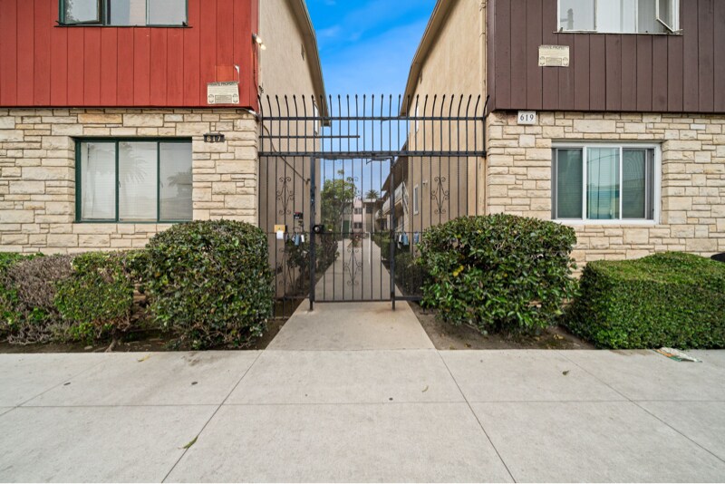 617 Cedar Ave in Long Beach, CA - Foto de edificio