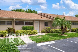 2779 Woodgate Ln in Sarasota, FL - Building Photo