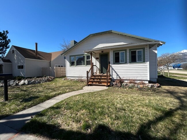 property at 519 N 3rd St