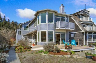 1882 Shore Ave in Freeland, WA - Building Photo