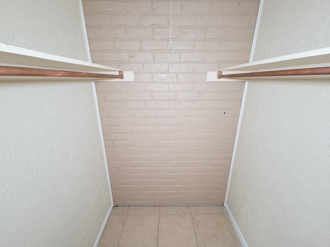 property at 1511 Barcelona Way Dr