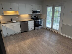 5290 Century Dr in Hollins, VA - Building Photo - Building Photo