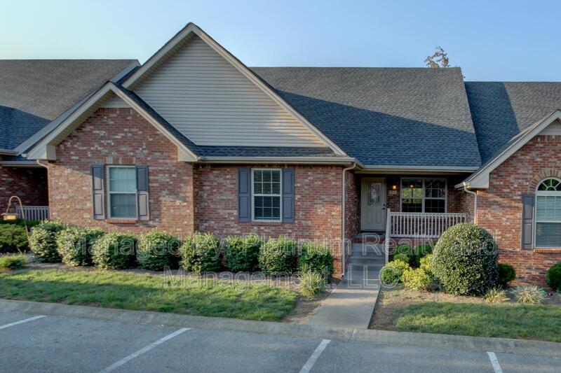 135-1203 Excell Rd in Clarksville, TN - Foto de edificio