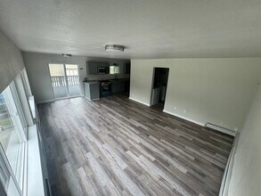 4506 Juneau St, Unit 4506 in Anchorage, AK - Foto de edificio - Building Photo