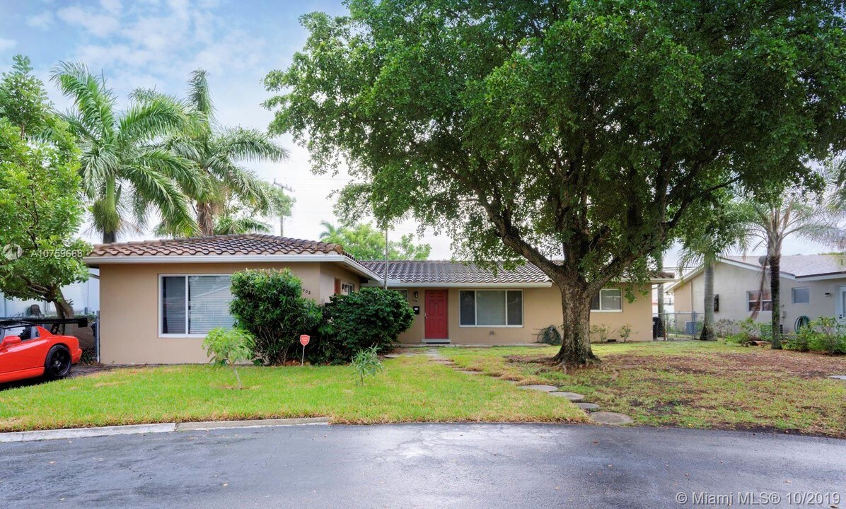 1700 NE 56th St-Unit -1 in Fort Lauderdale, FL - Building Photo