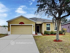 4821 Windbourne Way in St. Cloud, FL - Building Photo