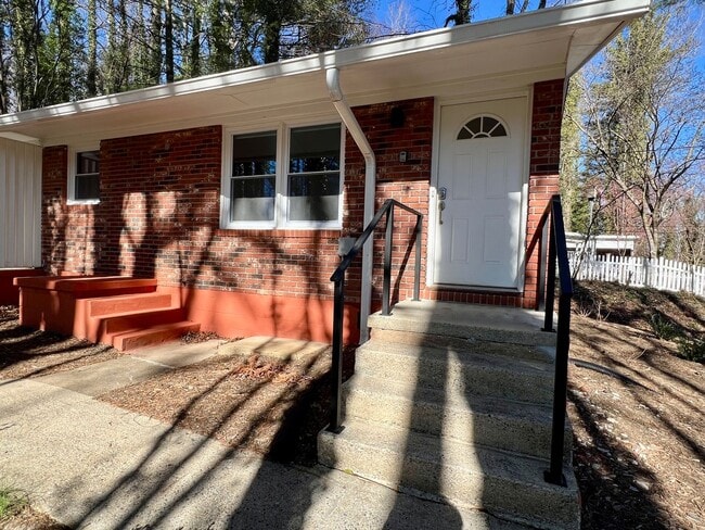123 Wells St in Hendersonville, NC - Building Photo - Building Photo