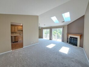 106 Stirling Ln in Schaumburg, IL - Building Photo - Building Photo
