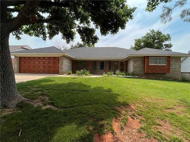 property at 1304 Pine Oak Dr