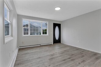 105 Roosevelt St in Providence, RI - Building Photo - Building Photo